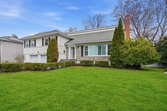 Building Photo - 221 Mamaroneck Rd