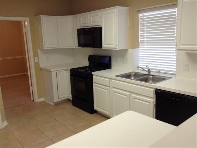 Building Photo - 2515 Blue Rose Dr