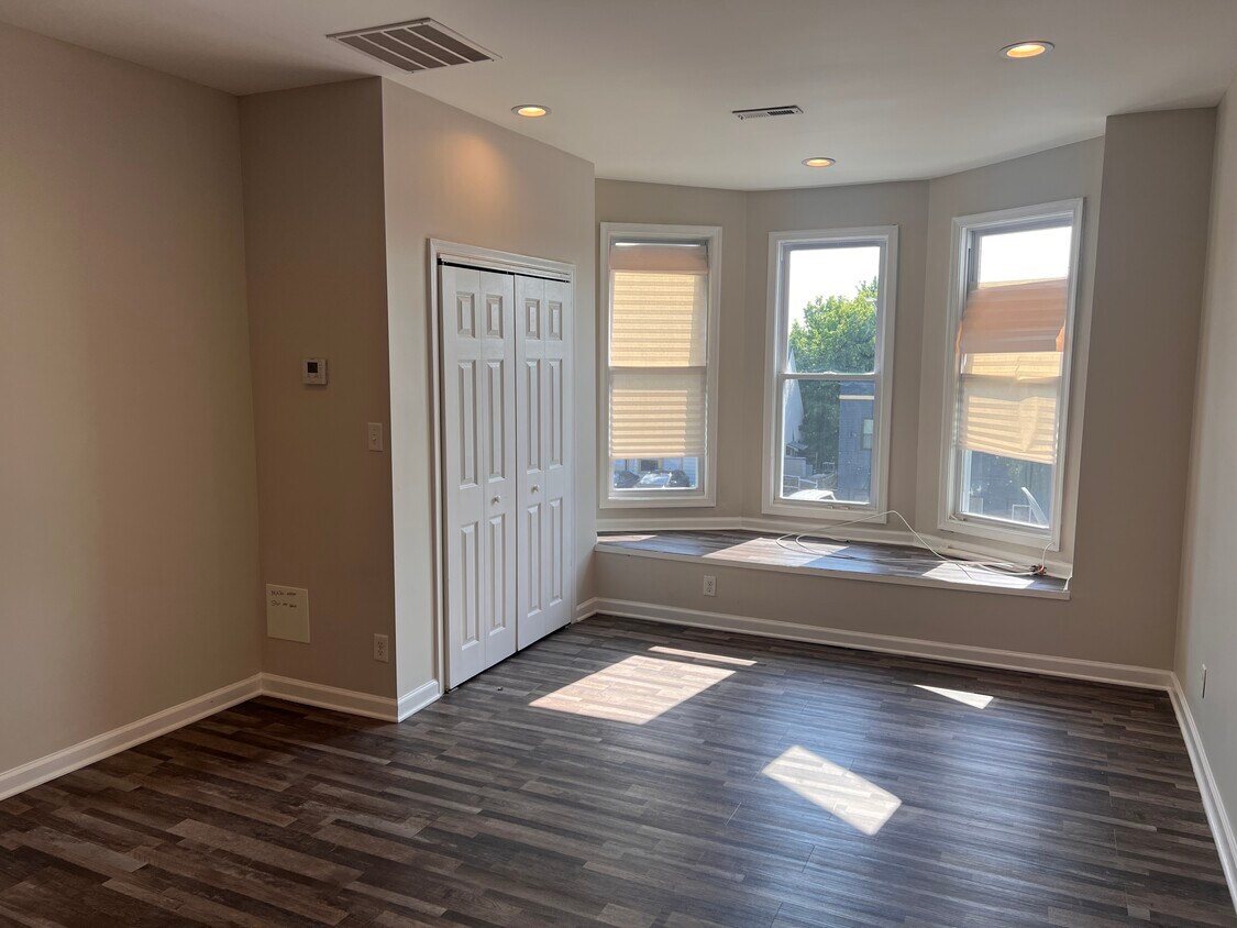 4654 York Unit #3 - 4654 York Rd
