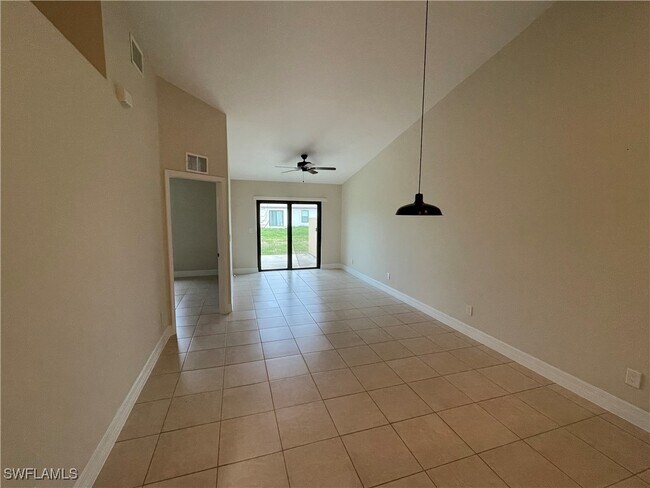 Foto del edificio - 1003 Andalusia Blvd