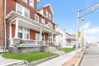 Building Photo - 340-342 W Broad St