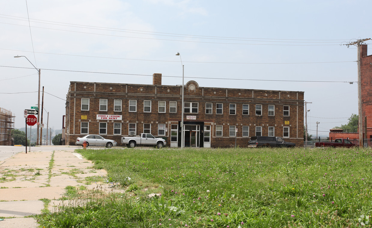 Building Photo - Perry Place Apartments