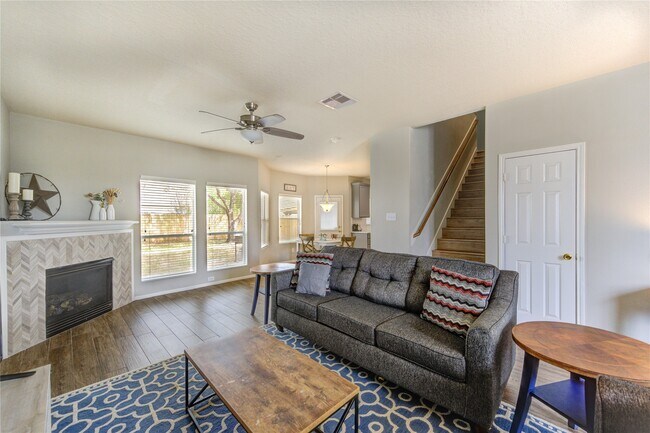 Foto del edificio - 2351 Urban Forest Ct