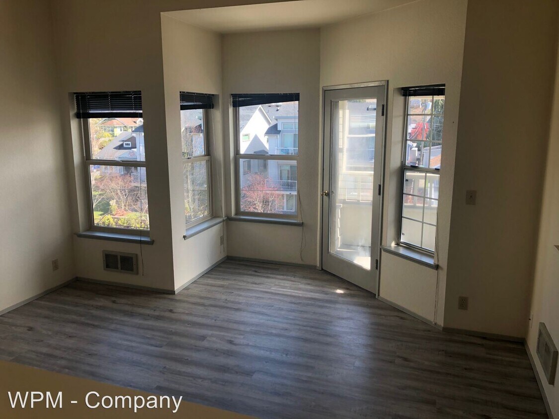 Foto principal - 3911 California Ave SW