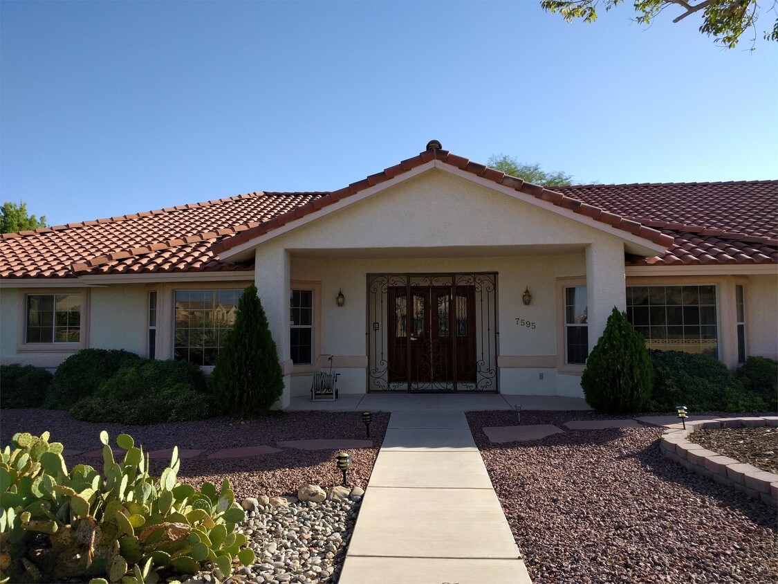 Foto principal - 7595 W Camero Ave