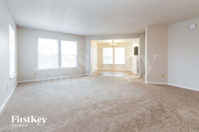 Foto del edificio - 5769 Woodland Trace Blvd
