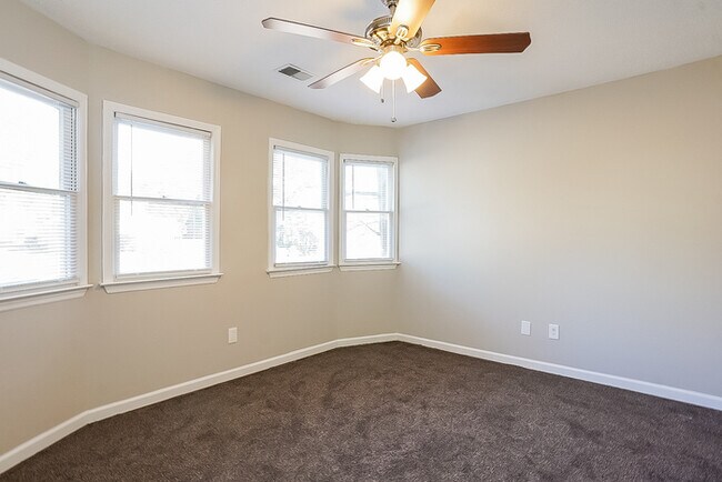Building Photo - Spacious Two-Story Home in Aiken, SC