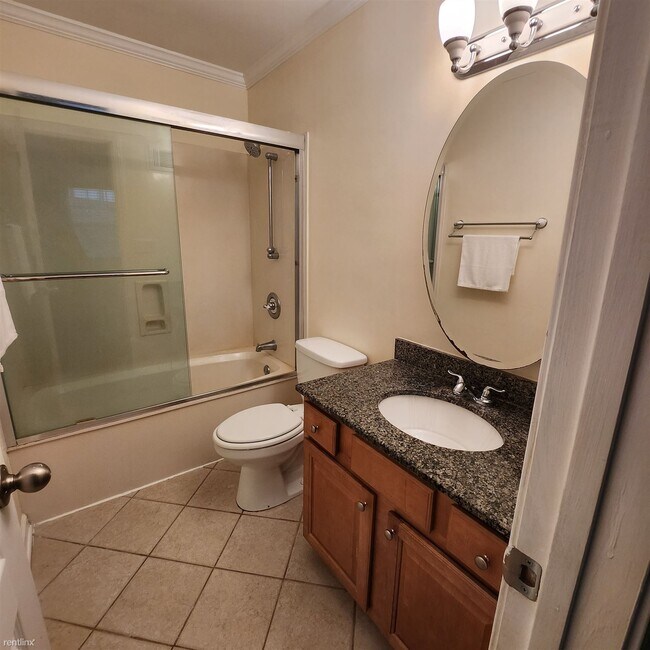 Building Photo - 2 br, 2 bath Condo - 2825 Northeast Expy N...