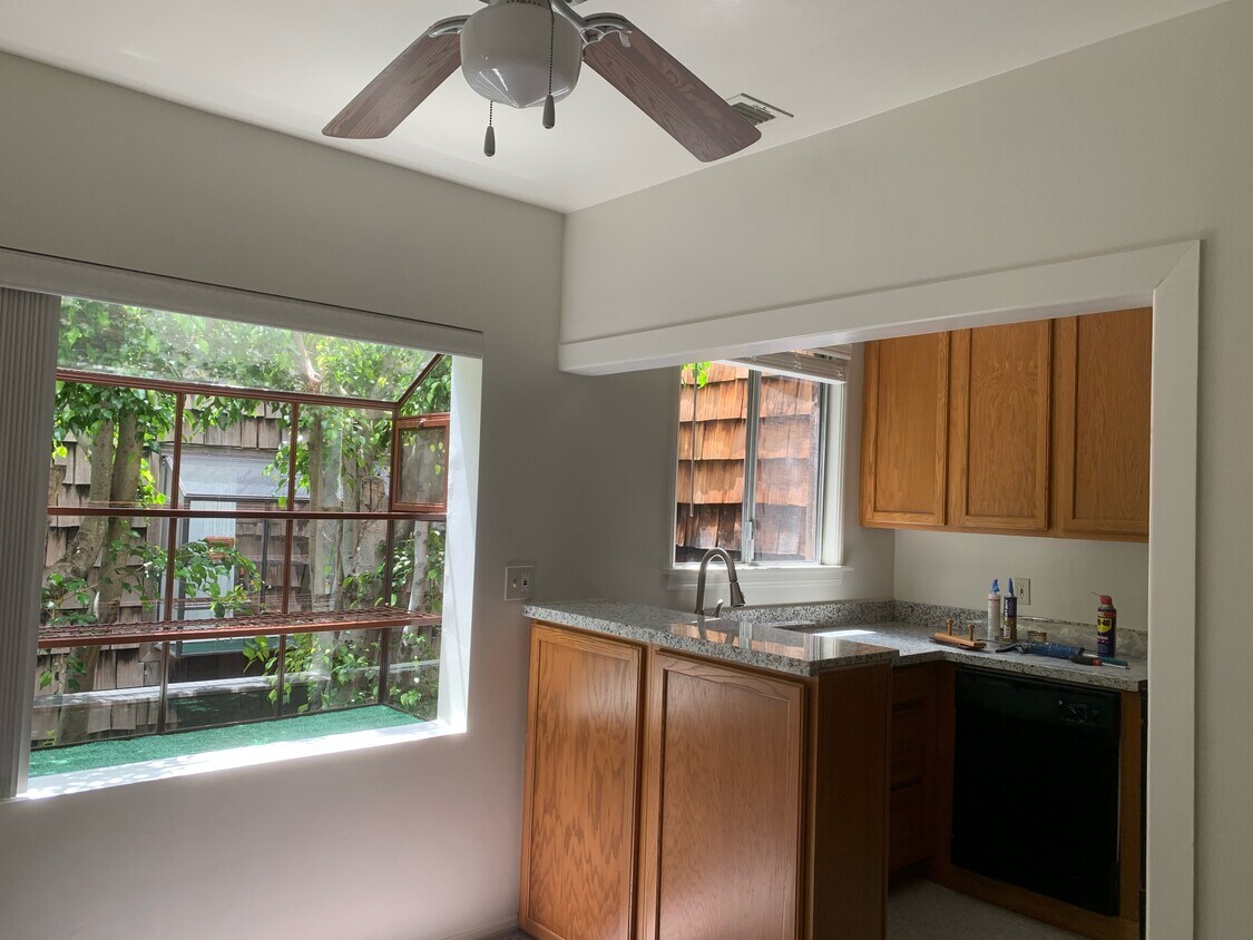 Kitchen/Dining Room - 2495 S Barrington Ave