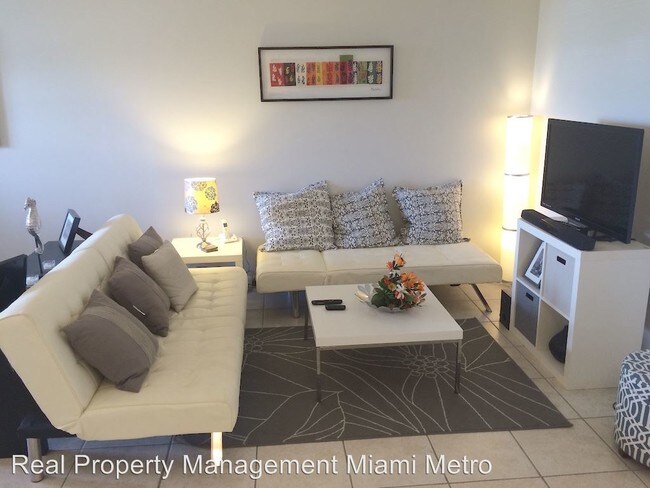 Building Photo - 1 br, 1.5 bath House - 7620 Carlyle Ave. #...