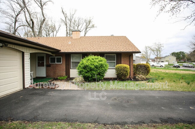 Building Photo - 8 Manakin Pl