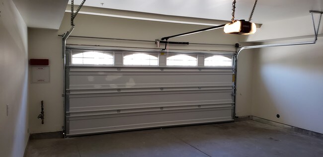 Garaje - 275 Valencia Ave