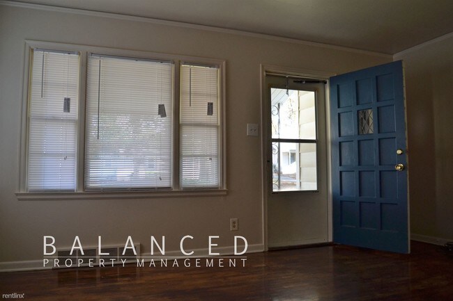 Building Photo - 1205 SW Watson Ave