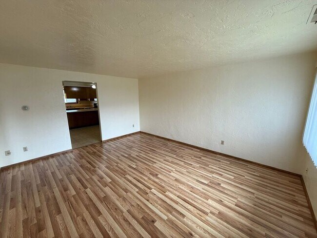 Foto del edificio - 568 22nd Ave SE