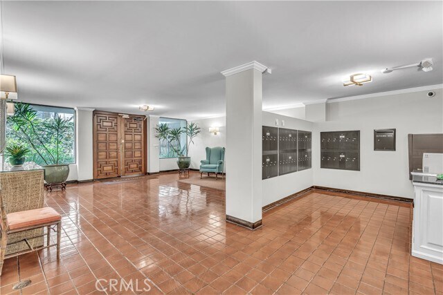 Foto del edificio - 330 W California Blvd