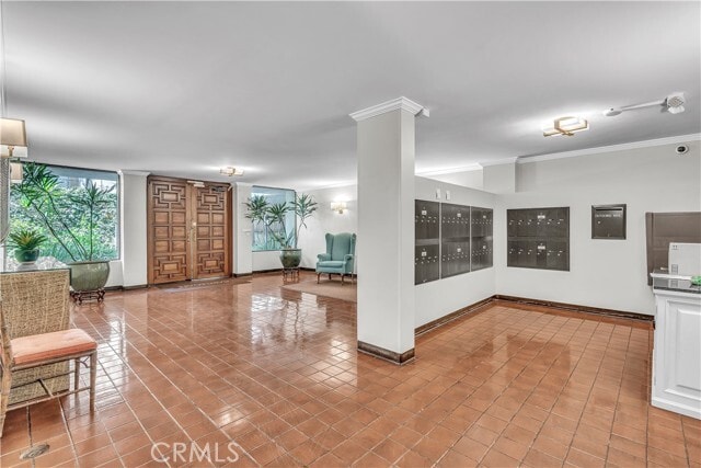 Building Photo - 330 W California Blvd