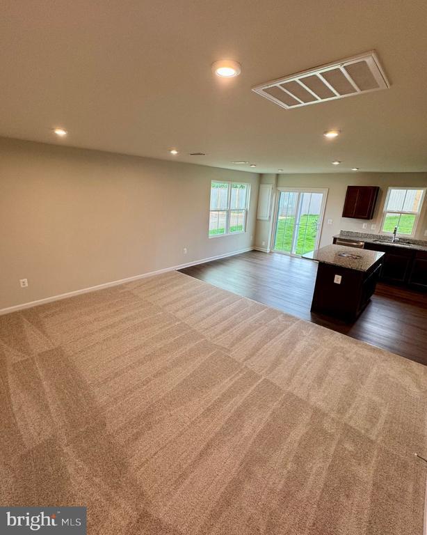 Building Photo - 2701 Apricot Dr