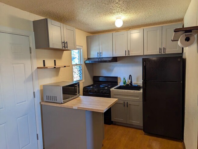 Foto del edificio - 101 E Lockheed Dr