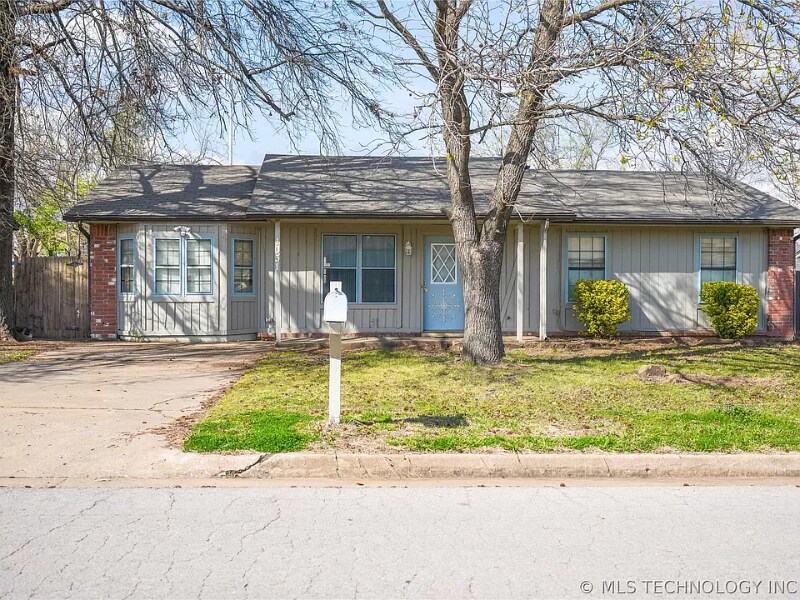 1031 E 143rd St S, Glenpool, OK 74033 House Rental in Glenpool, OK