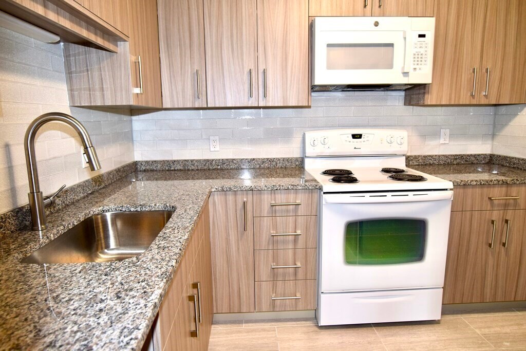 90 Neponset St Unit 1005, Canton, MA 02021 Condo for Rent in Canton