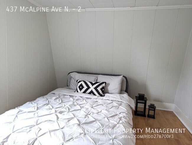 Photo du bâtiment - New Kitchen. New Bathroom. Private Laundry. So Cute!