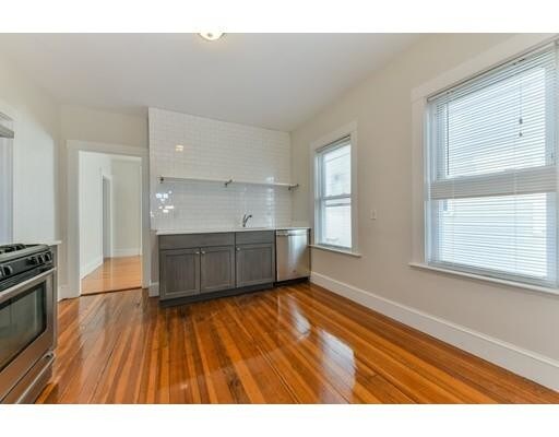 Foto principal - 667 Adams St