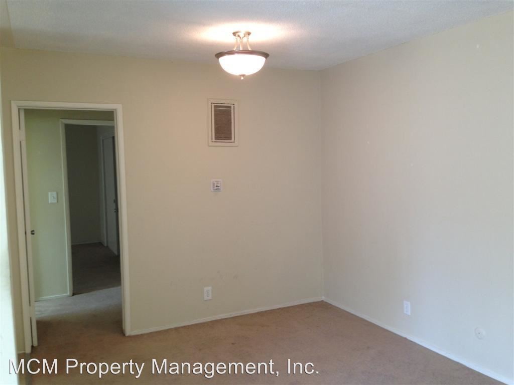 Building Photo - 1315 N Fuller Ave
