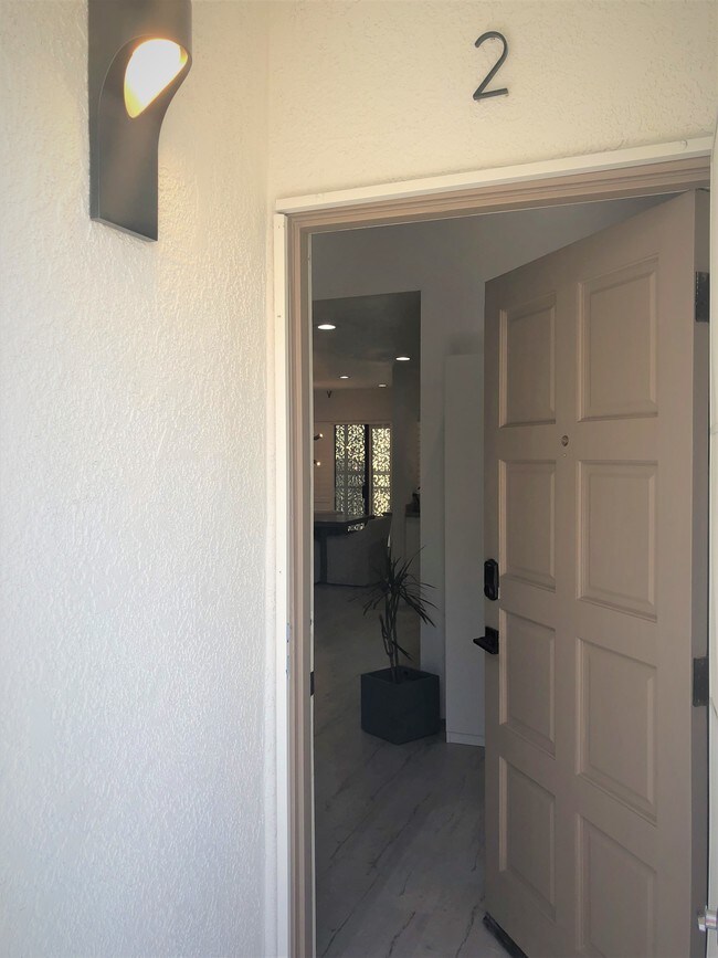 Foto del edificio - 4746 Oakwood Ave