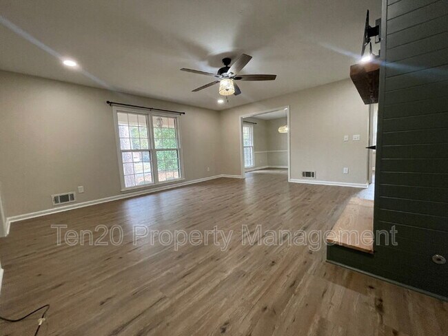 Foto del edificio - 2005 Landau Dr