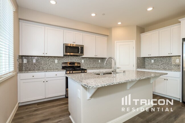 Building Photo - 2037 Comstock Ln