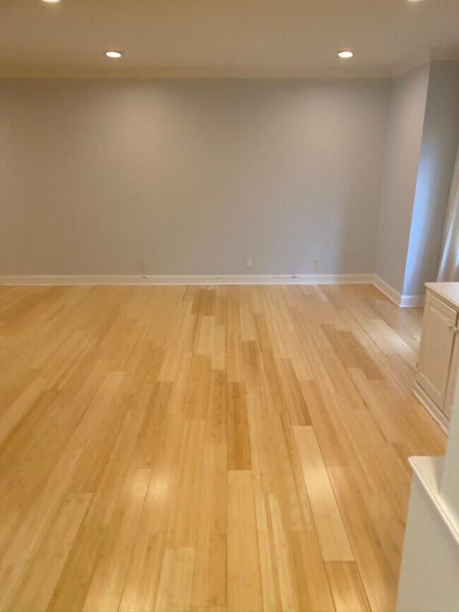 Foto del edificio - 6905 Highland Park Dr