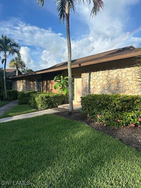 Building Photo - 753 Palm View Dr