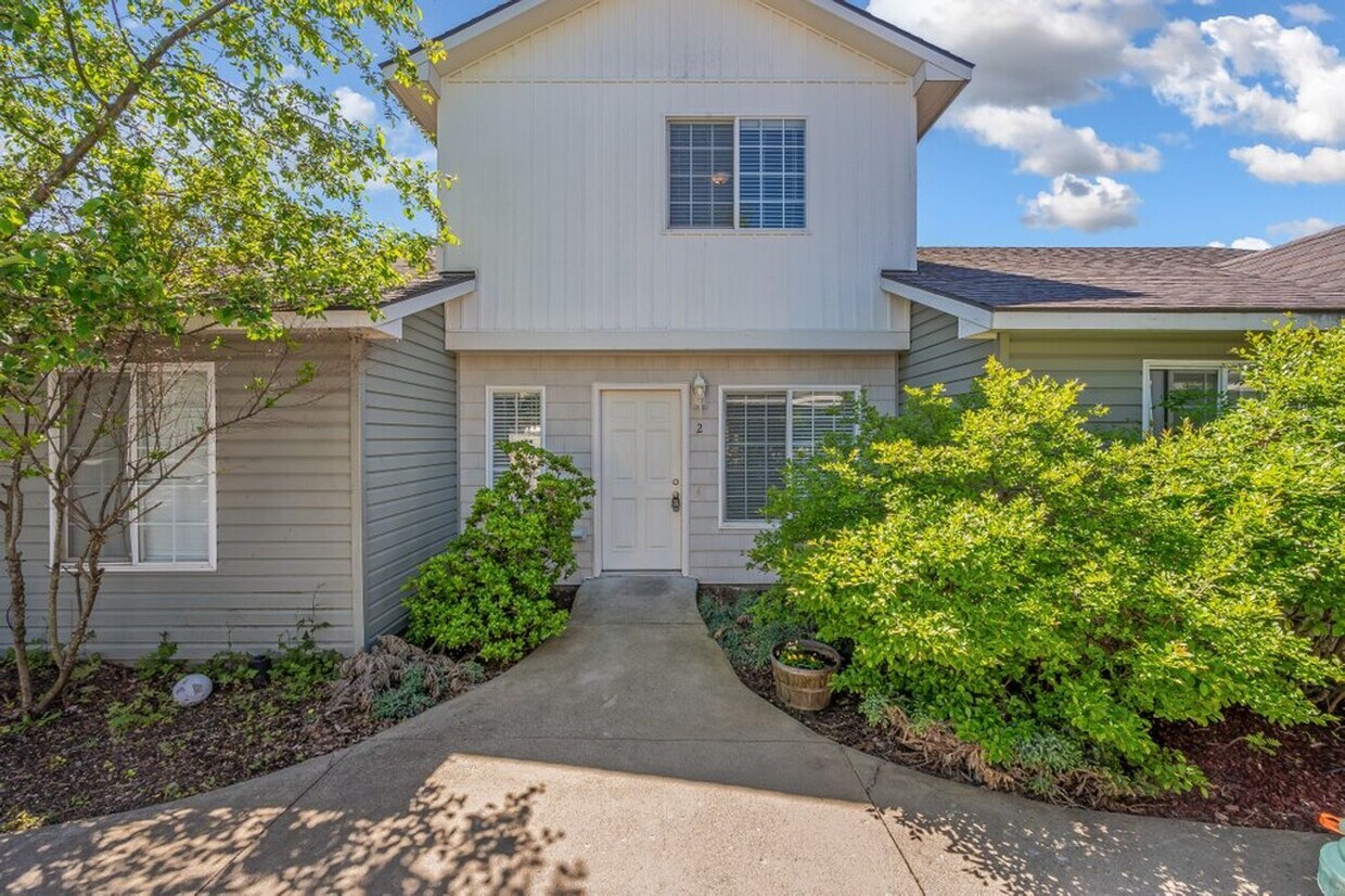 6364 W Trestle St Unit 1, Rathdrum, ID 83858 Room for Rent in Rathdrum, ID