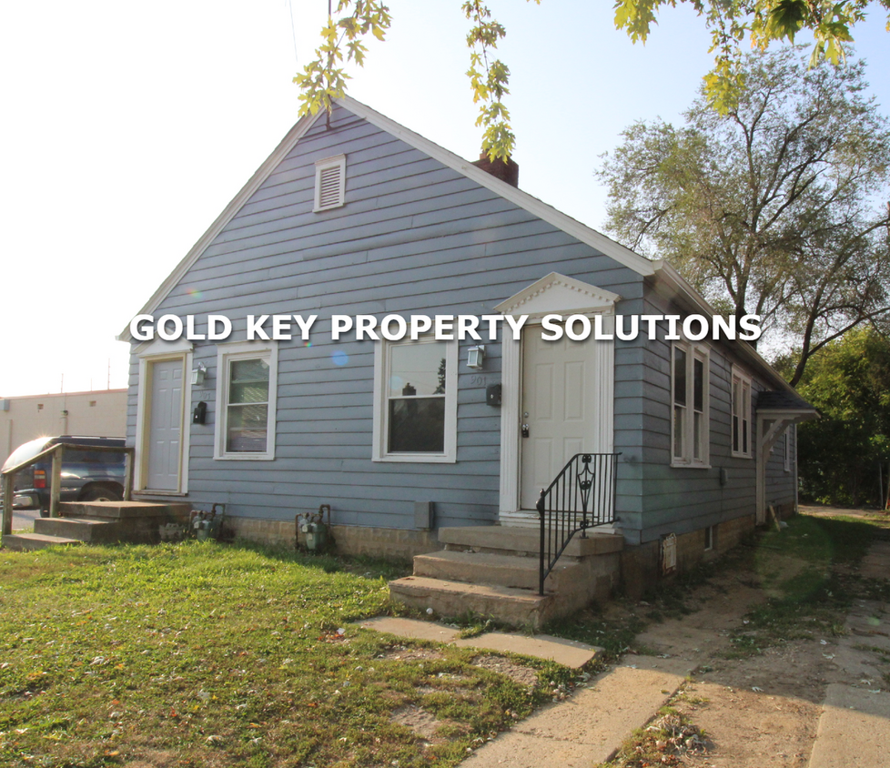 Primary Photo - 901-903 E 32nd Street