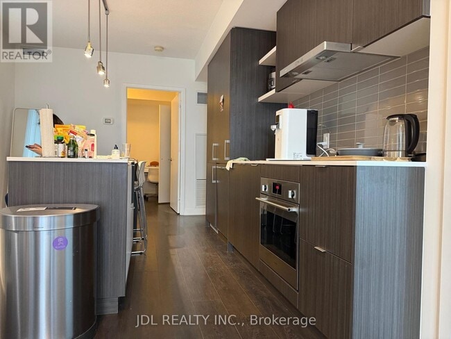 Building Photo - 100 Harbour St