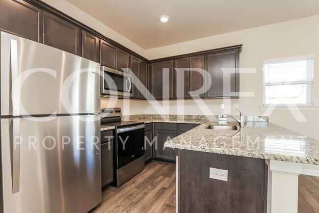 Building Photo - Beautiful 2 Bedroom Townhome in La Vergne!