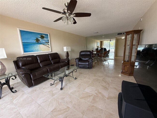 Foto del edificio - 600 Three Islands Blvd