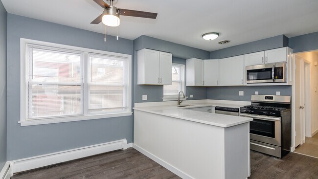 Building Photo - 1329 N Latrobe Ave