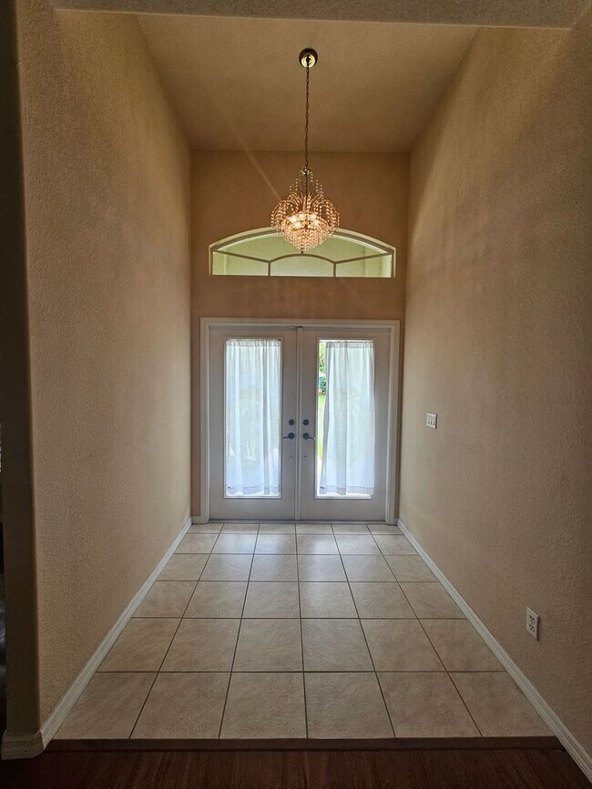 Foto del edificio - Pool Home 3 Bedroom 2 Bath close to shoppi...