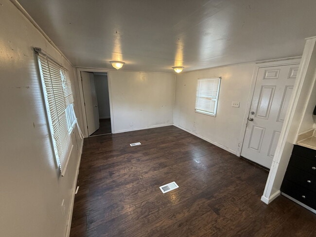 Building Photo - 1303 N College Ave