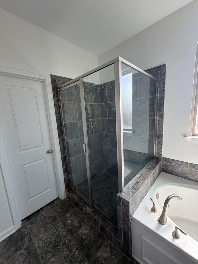 Building Photo - Beautiful 4-bedroom 3 bath home in Arlington