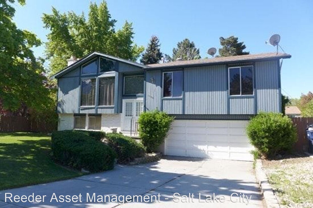 Foto principal - 3 br, 2 bath House - 1748 East Ski View Drive