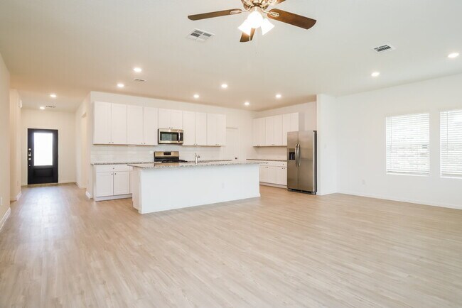 Building Photo - 15035 Nettleton Ml