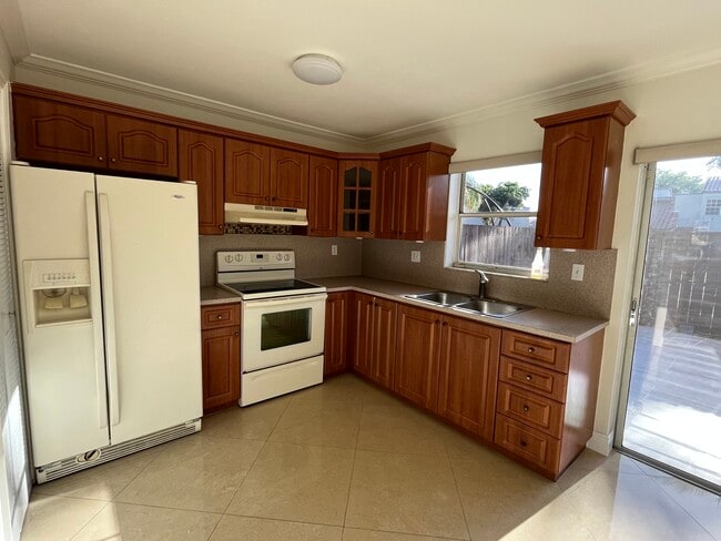Building Photo - 6435 SW 129th Pl