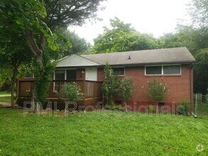Building Photo - 1027 Hunt St