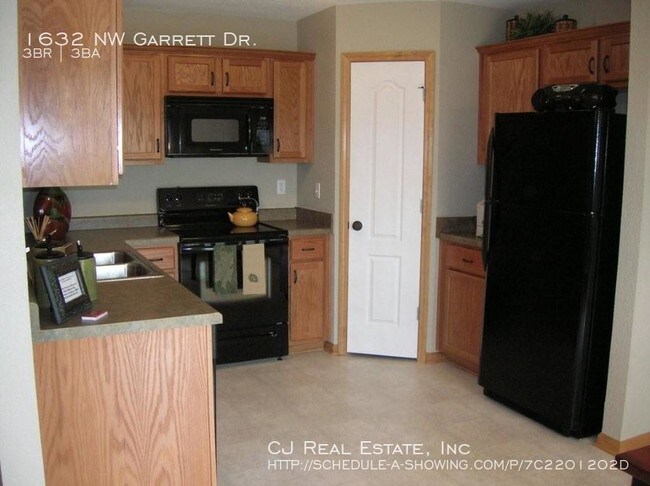Foto del edificio - 1632 NW Garrett Dr