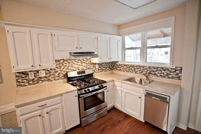 Building Photo - 4091 Pechin St
