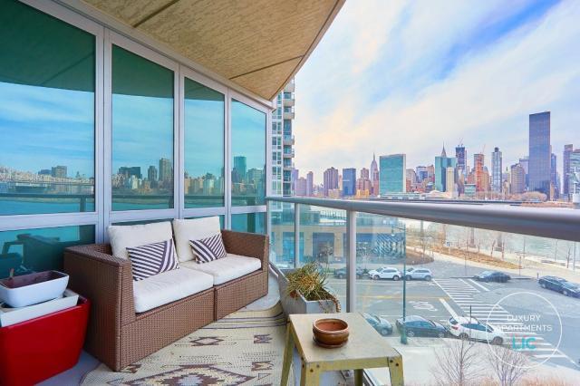 Foto del edificio - 2 bedroom in LONG ISLAND CITY NY 11109