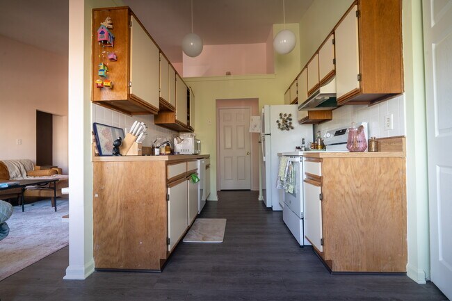 Kitchen - 9564 Cannoneer Ct