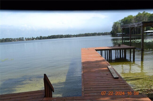 Foto del edificio - 20860 Little Lake Thomas Rd